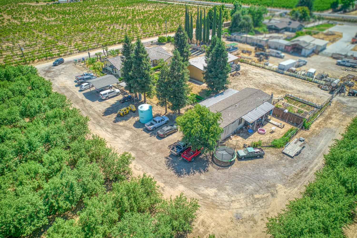 3590 S McCall Ave, Sanger, CA 93657