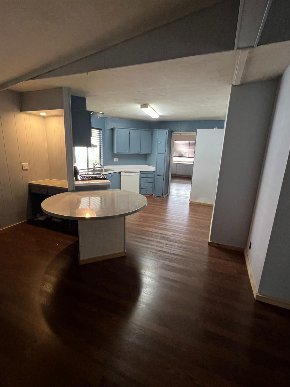 220 S Madera Ave #10, Kerman, CA 93630