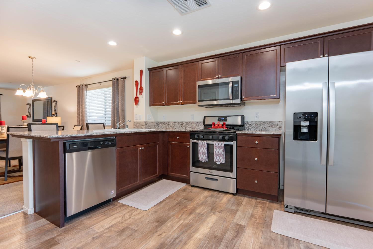 1842 Madalyn Ave, Tulare, CA 93274