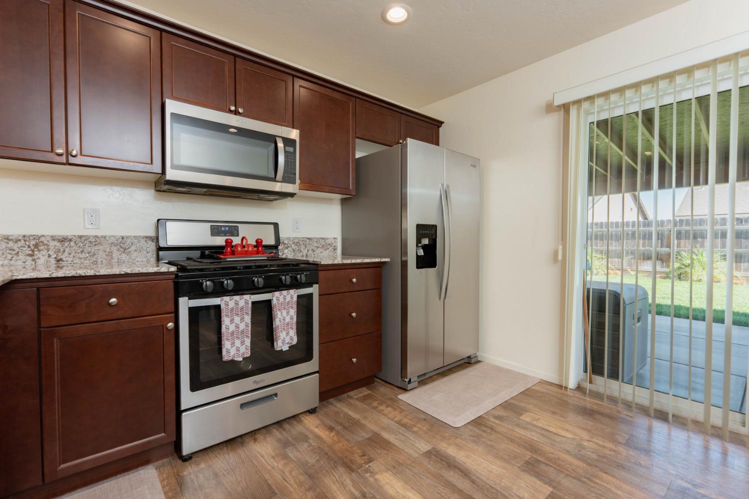 1842 Madalyn Ave, Tulare, CA 93274