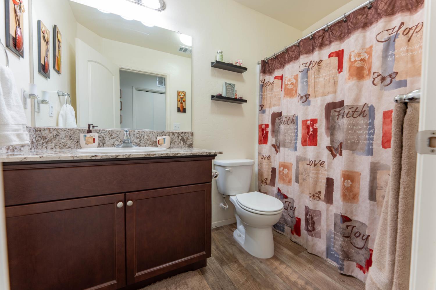 1842 Madalyn Ave, Tulare, CA 93274