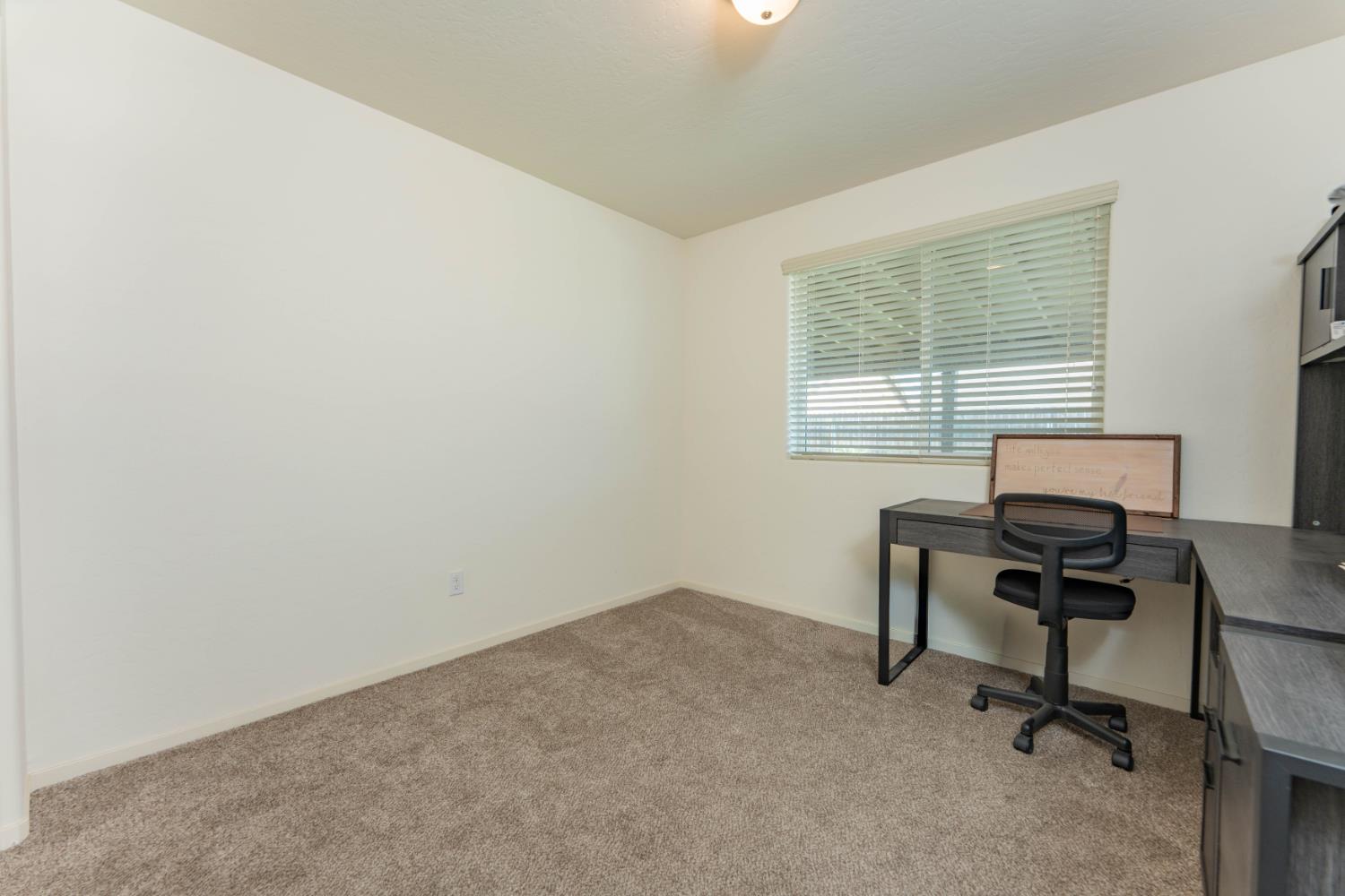1842 Madalyn Ave, Tulare, CA 93274