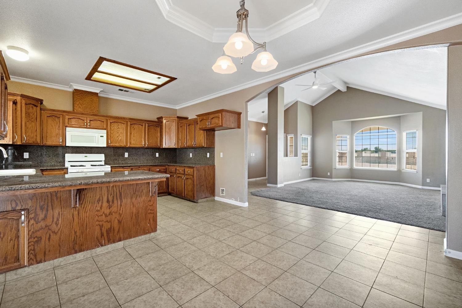 21466 Forest Glen Rd, Madera, CA 93638