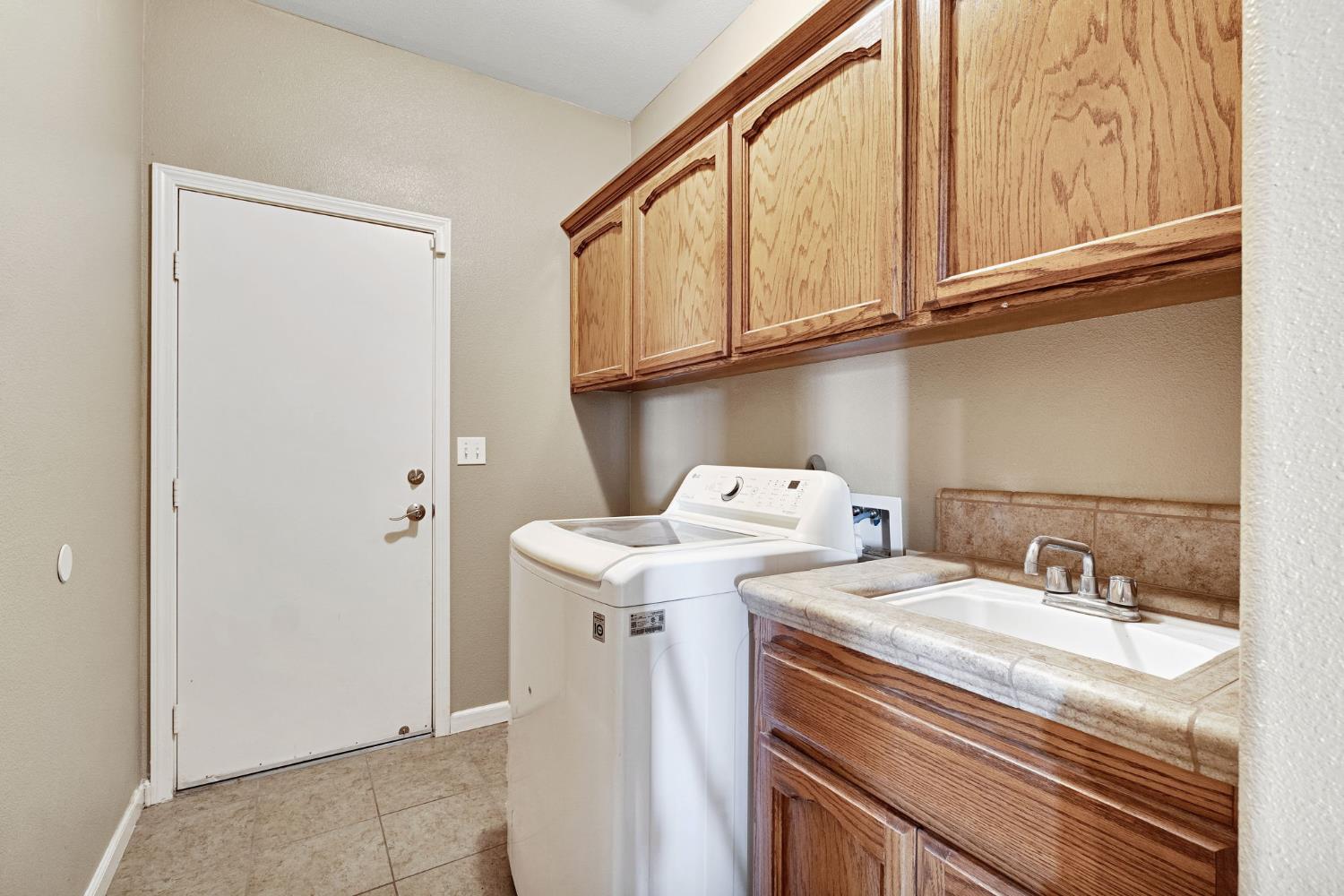 21466 Forest Glen Rd, Madera, CA 93638