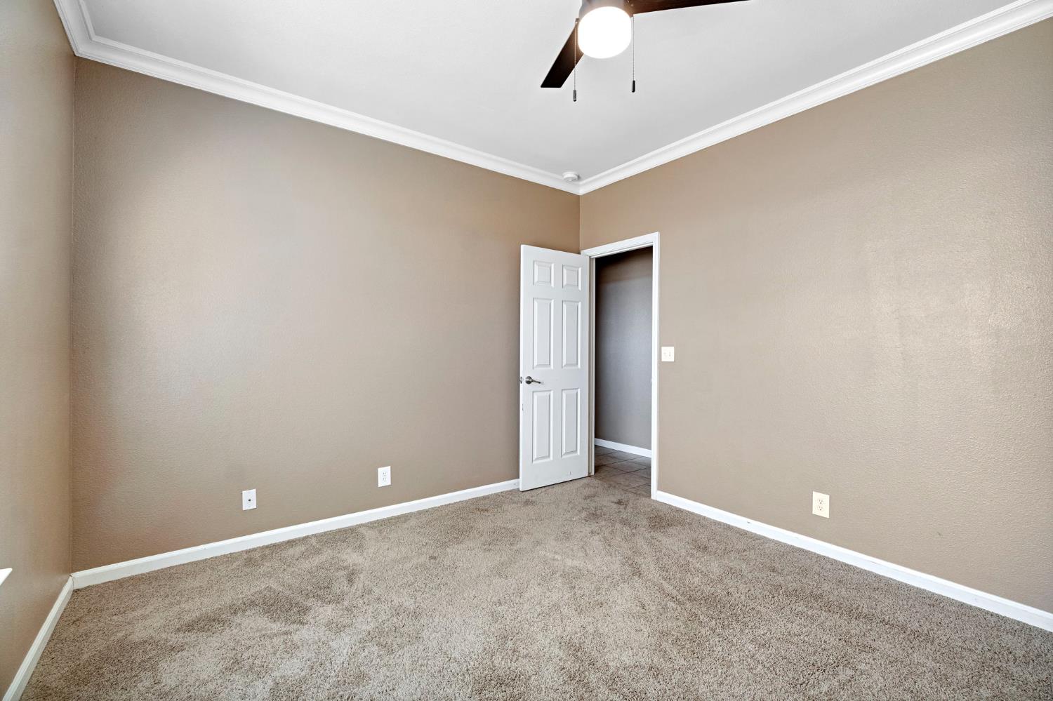 21466 Forest Glen Rd, Madera, CA 93638
