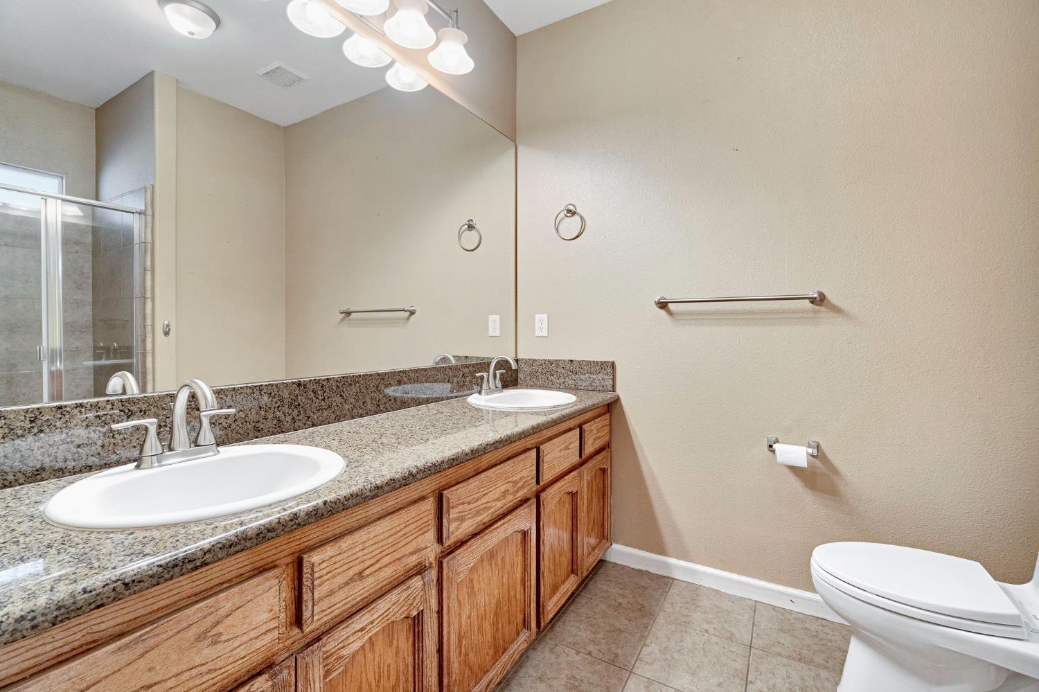 21466 Forest Glen Rd, Madera, CA 93638