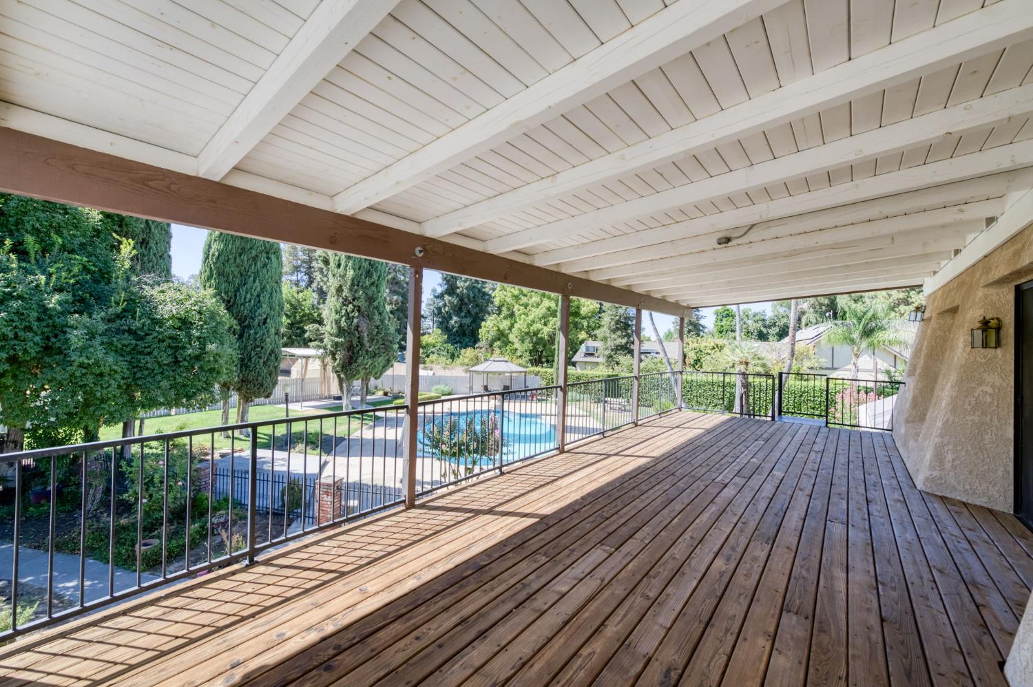 541 N De Wolf Ave, Fresno, CA 93737