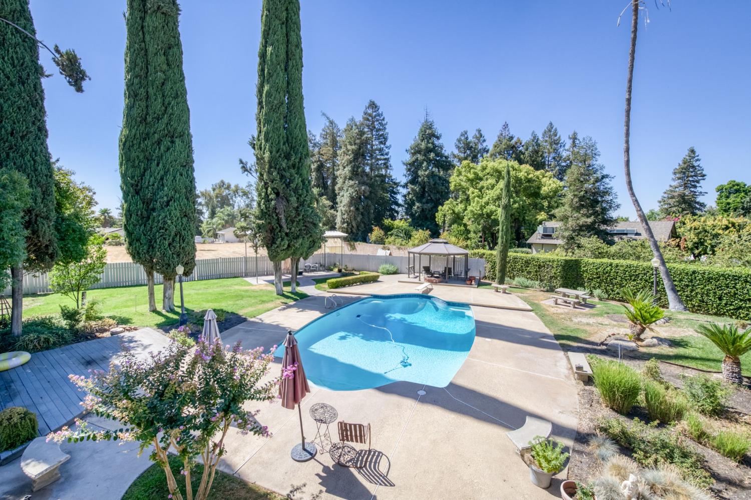 541 N De Wolf Ave, Fresno, CA 93737