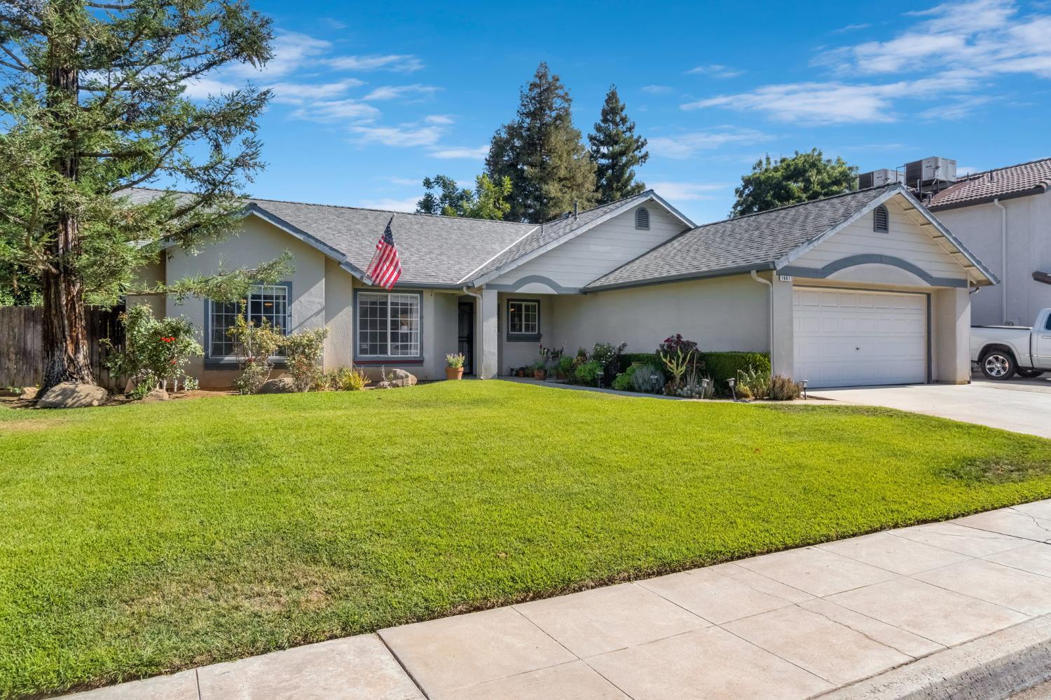 1687 Bedford Ave, Clovis, CA 93611
