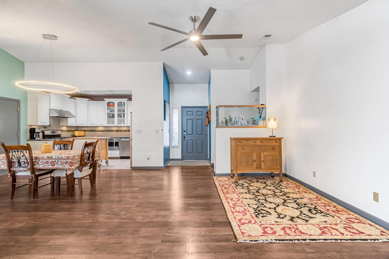 1687 Bedford Ave, Clovis, CA 93611