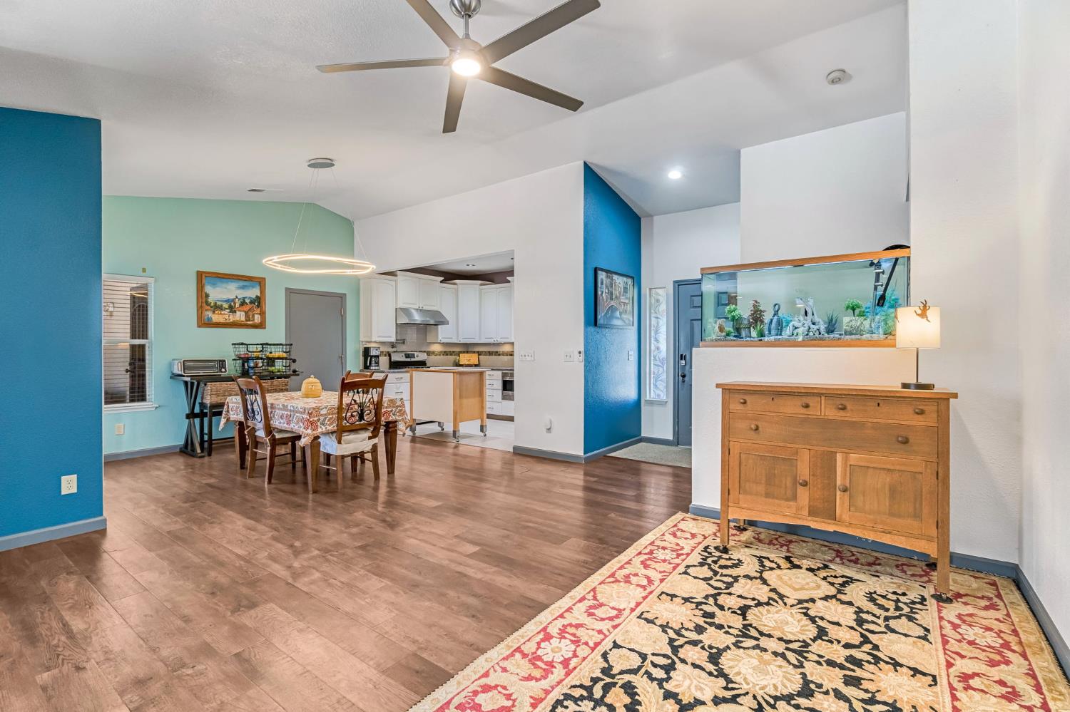 1687 Bedford Ave, Clovis, CA 93611