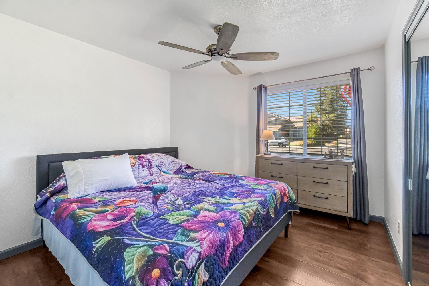 1687 Bedford Ave, Clovis, CA 93611