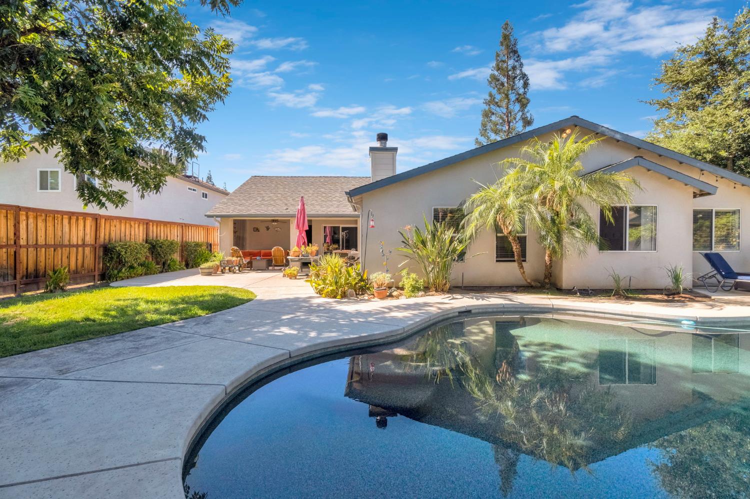 1687 Bedford Ave, Clovis, CA 93611