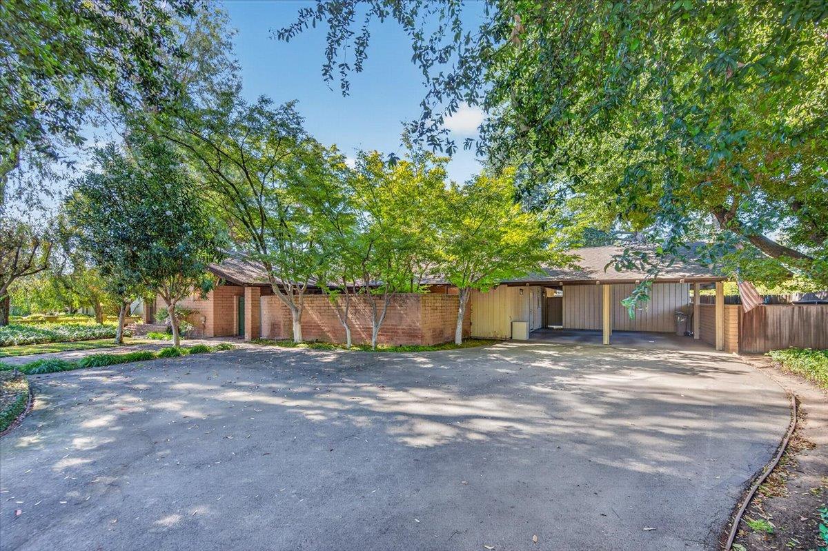 6687 N Woodson Ave, Fresno, CA 93711
