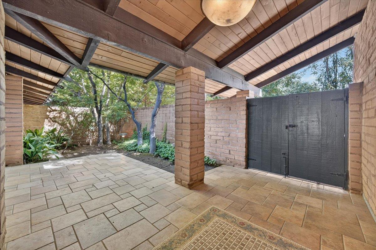 6687 N Woodson Ave, Fresno, CA 93711