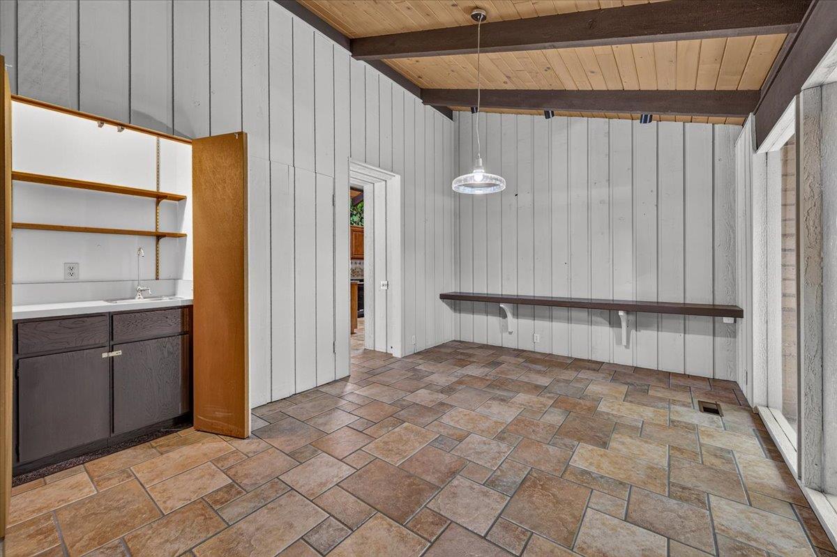 6687 N Woodson Ave, Fresno, CA 93711