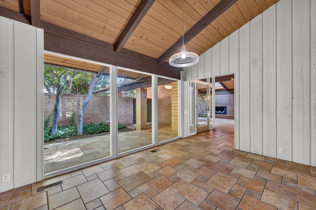 6687 N Woodson Ave, Fresno, CA 93711