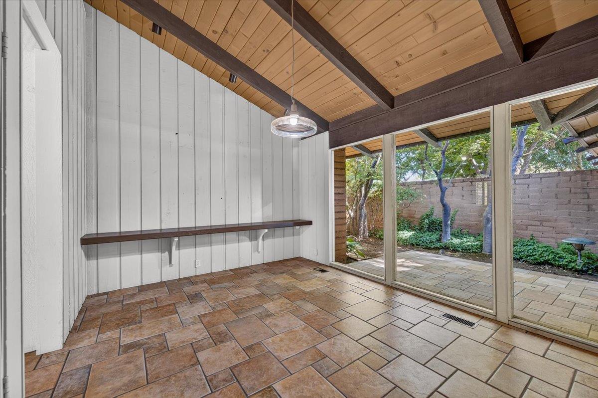 6687 N Woodson Ave, Fresno, CA 93711