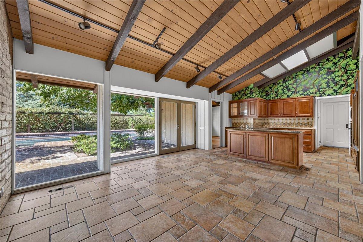 6687 N Woodson Ave, Fresno, CA 93711