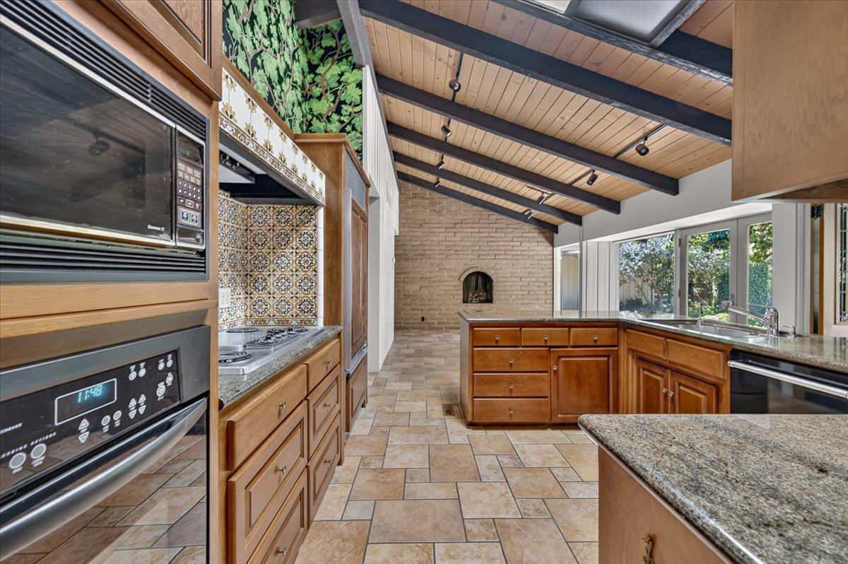 6687 N Woodson Ave, Fresno, CA 93711