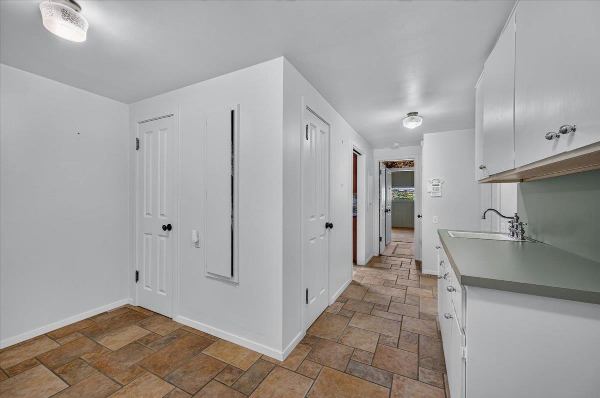 6687 N Woodson Ave, Fresno, CA 93711