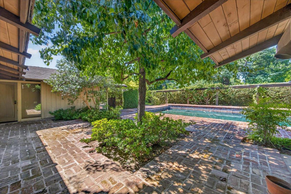 6687 N Woodson Ave, Fresno, CA 93711