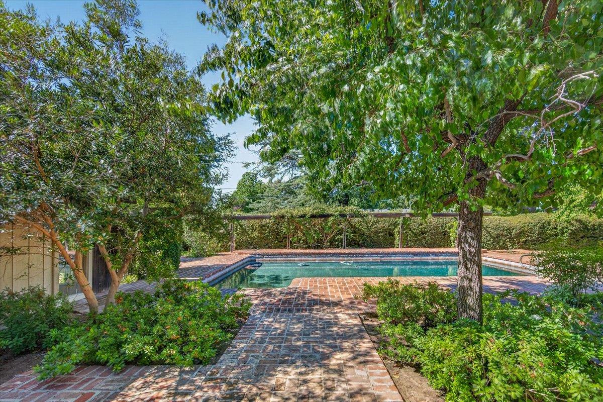 6687 N Woodson Ave, Fresno, CA 93711