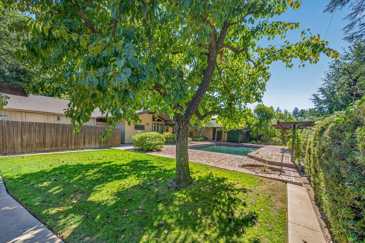 6687 N Woodson Ave, Fresno, CA 93711