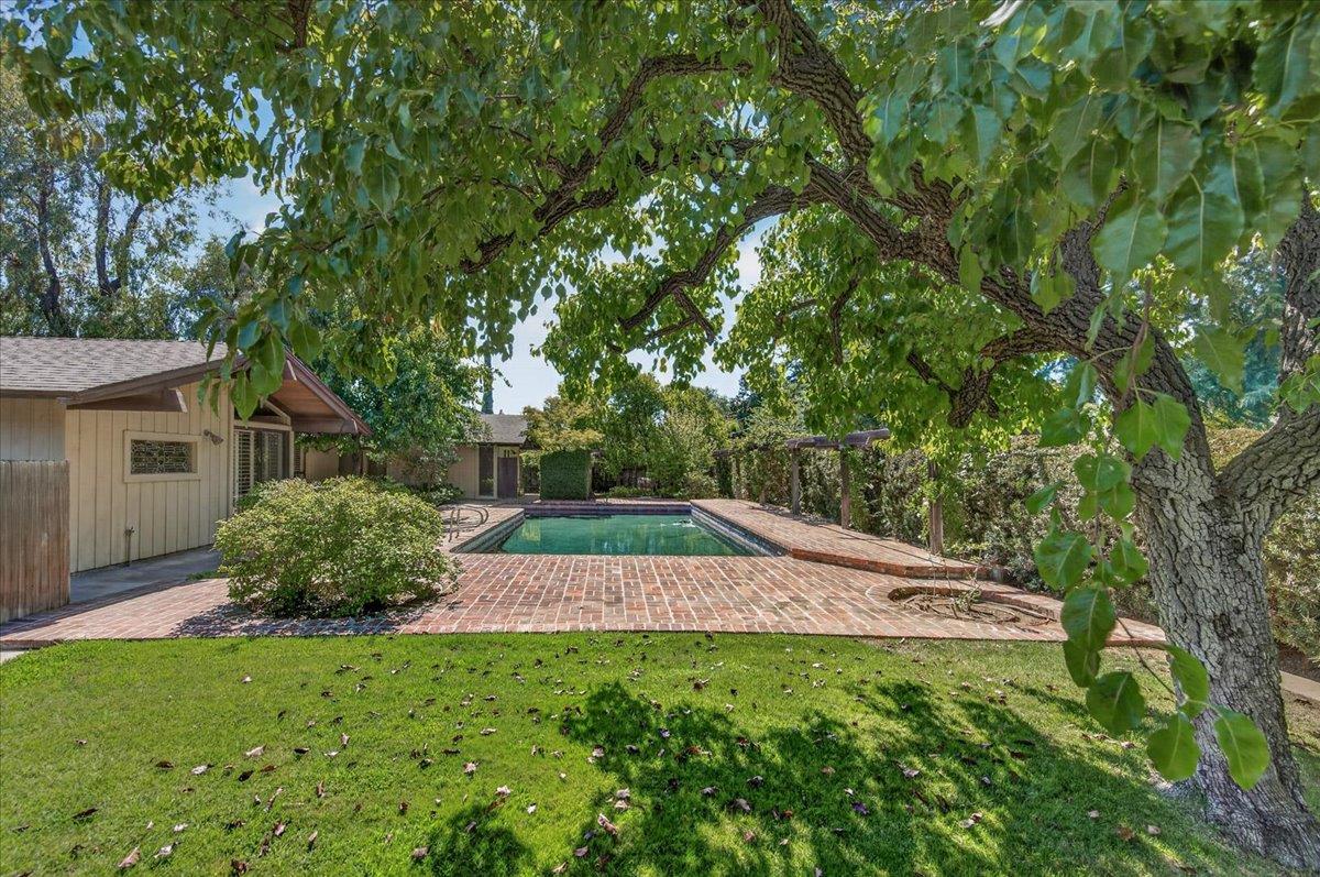 6687 N Woodson Ave, Fresno, CA 93711