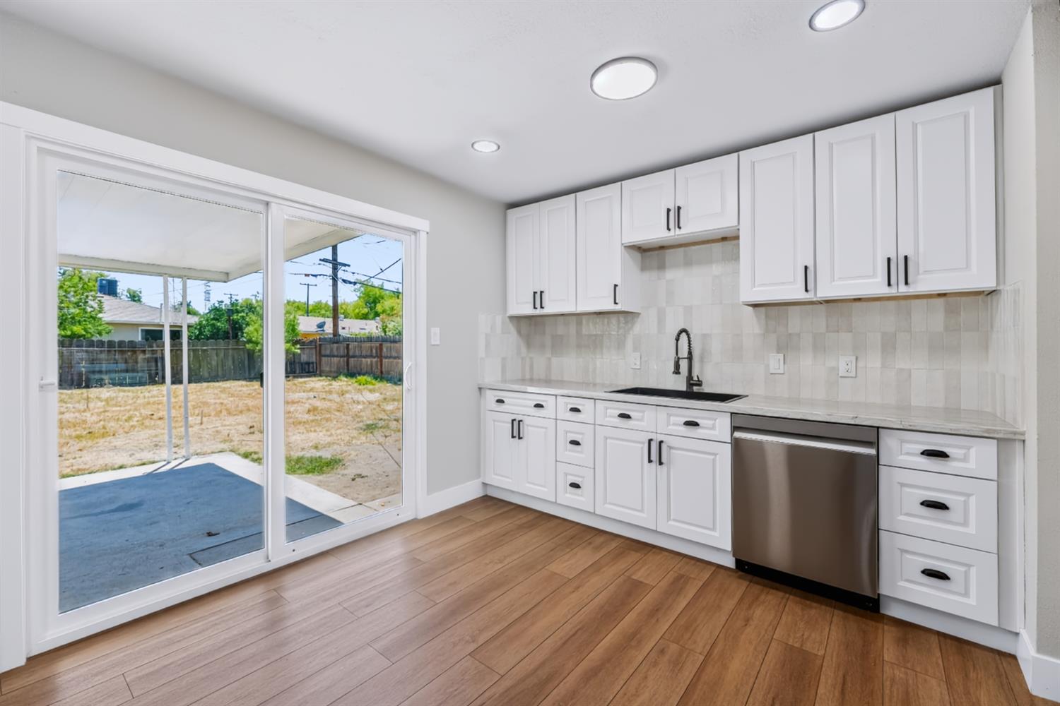 4910 E Carmen Ave, Fresno, CA 93727