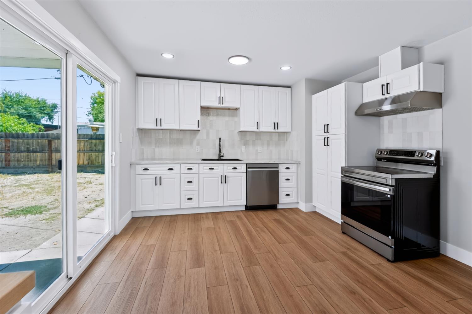 4910 E Carmen Ave, Fresno, CA 93727