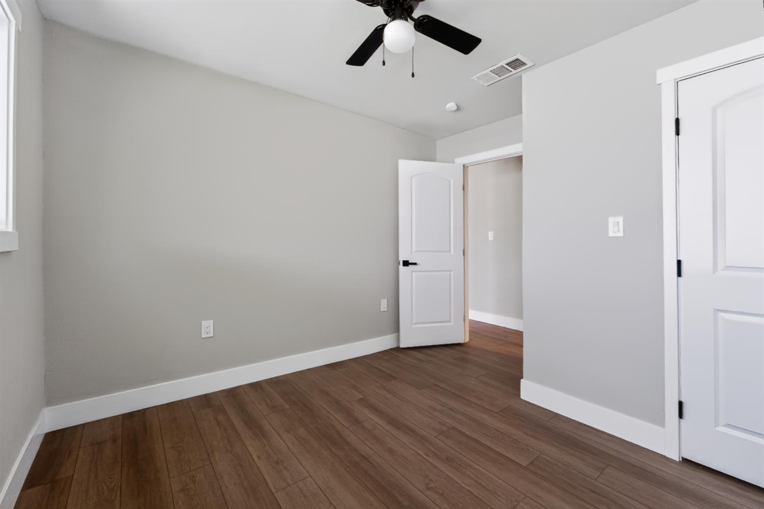 4910 E Carmen Ave, Fresno, CA 93727