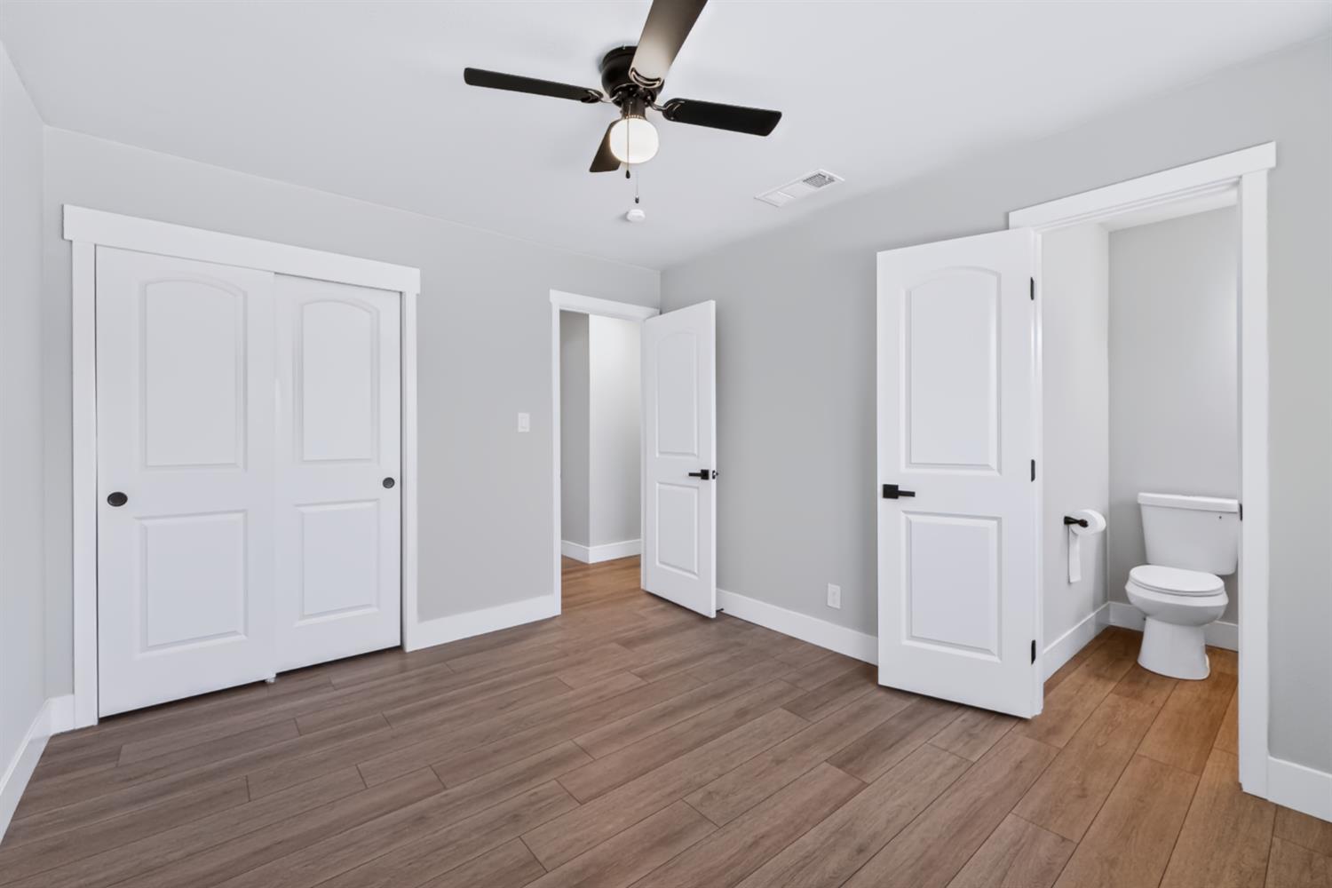 4910 E Carmen Ave, Fresno, CA 93727