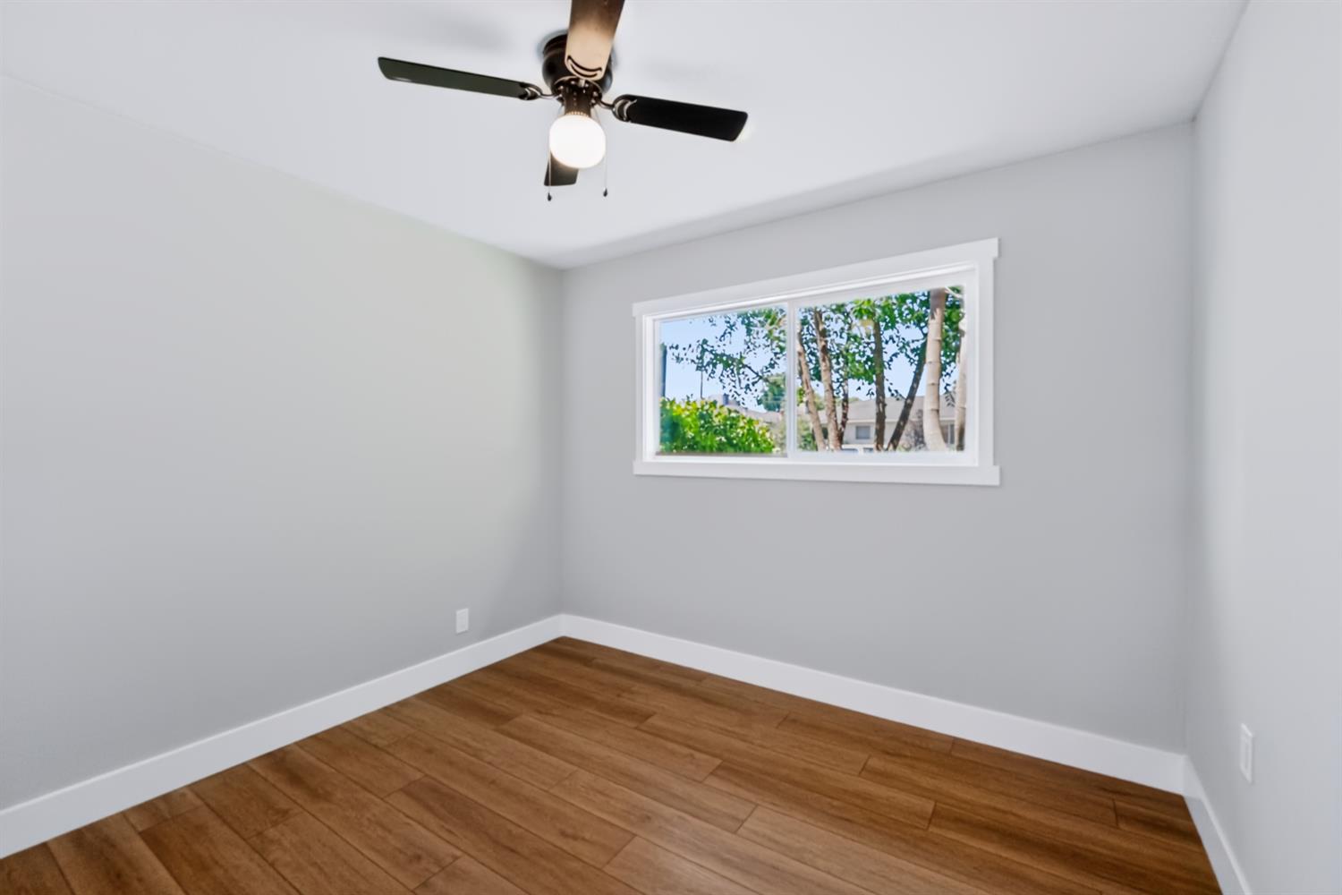 4910 E Carmen Ave, Fresno, CA 93727