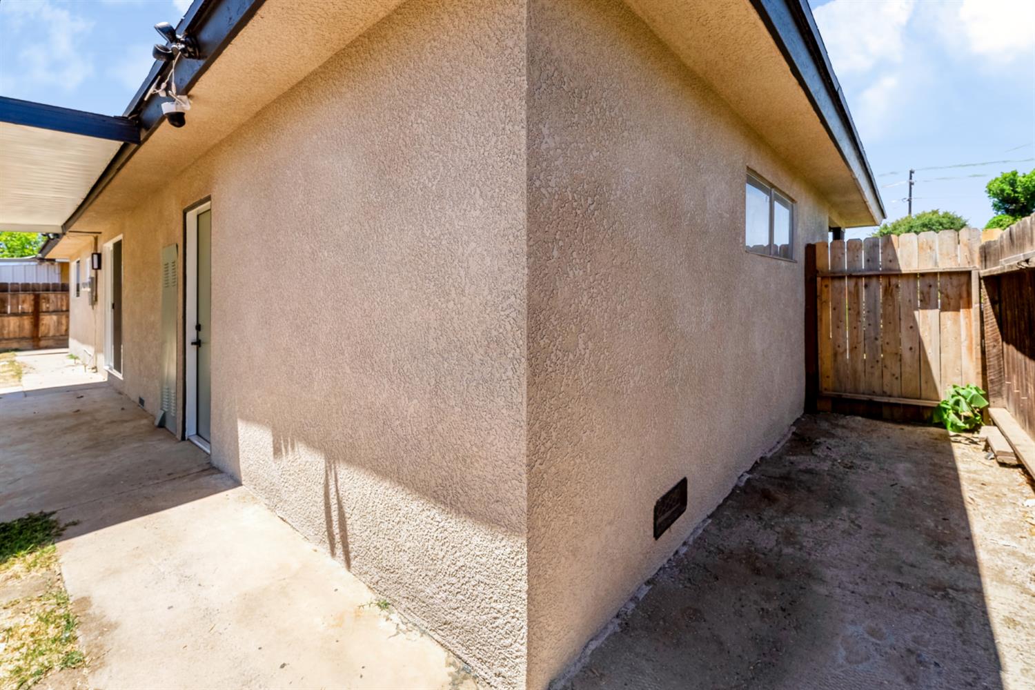 4910 E Carmen Ave, Fresno, CA 93727