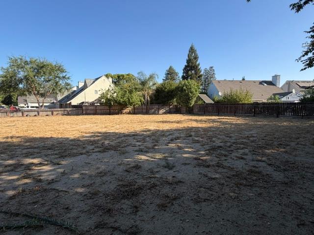 4238 W Capitola Ave, Fresno, CA 93722