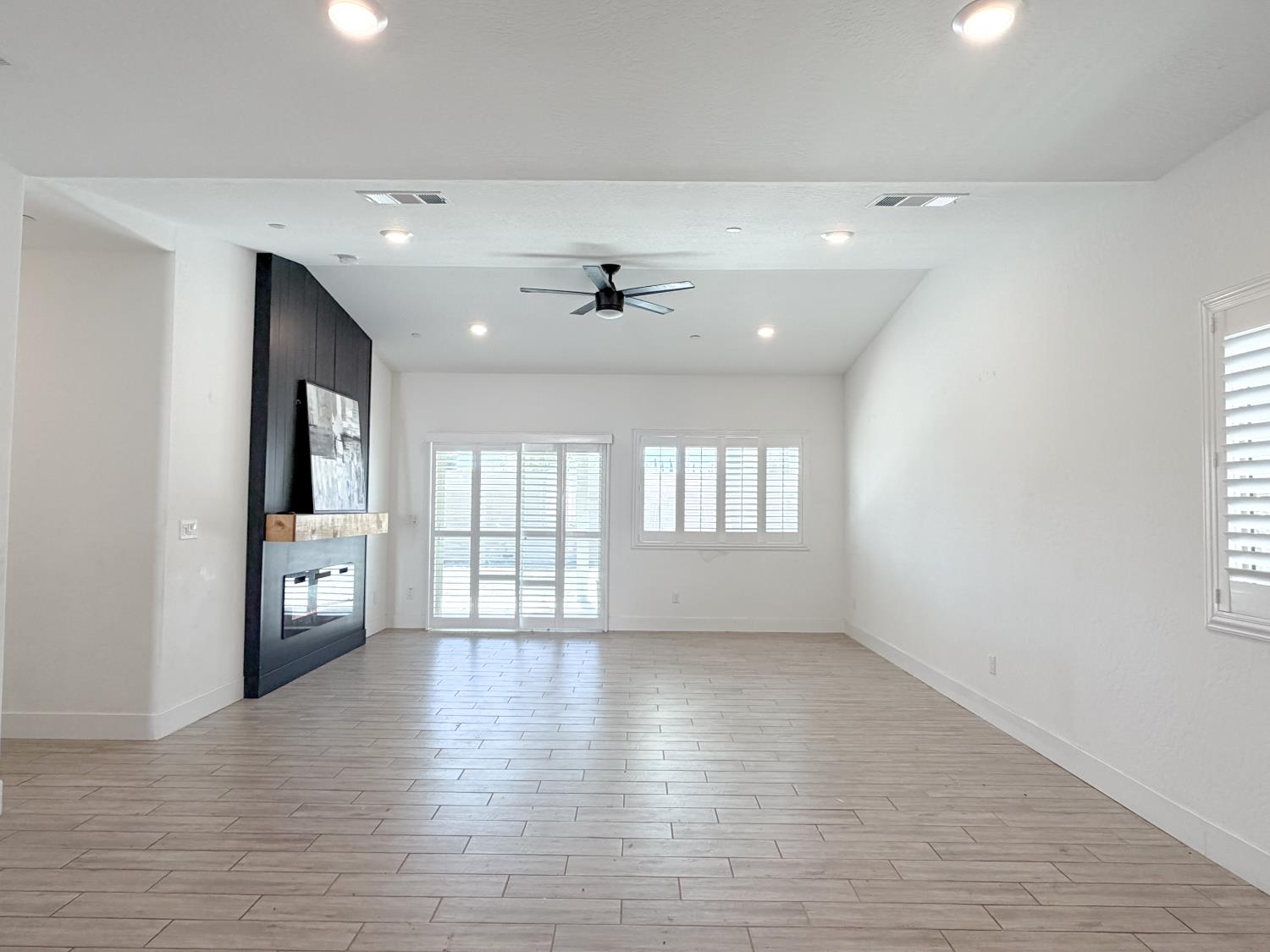 2108 N Mitchell St, Hanford, CA 93230