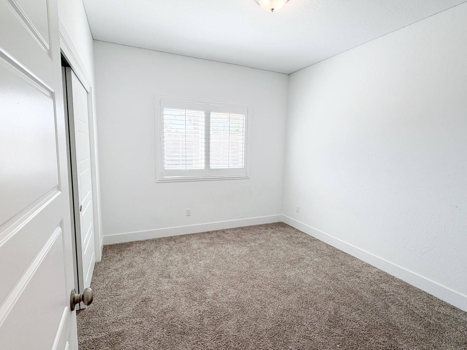 2108 N Mitchell St, Hanford, CA 93230