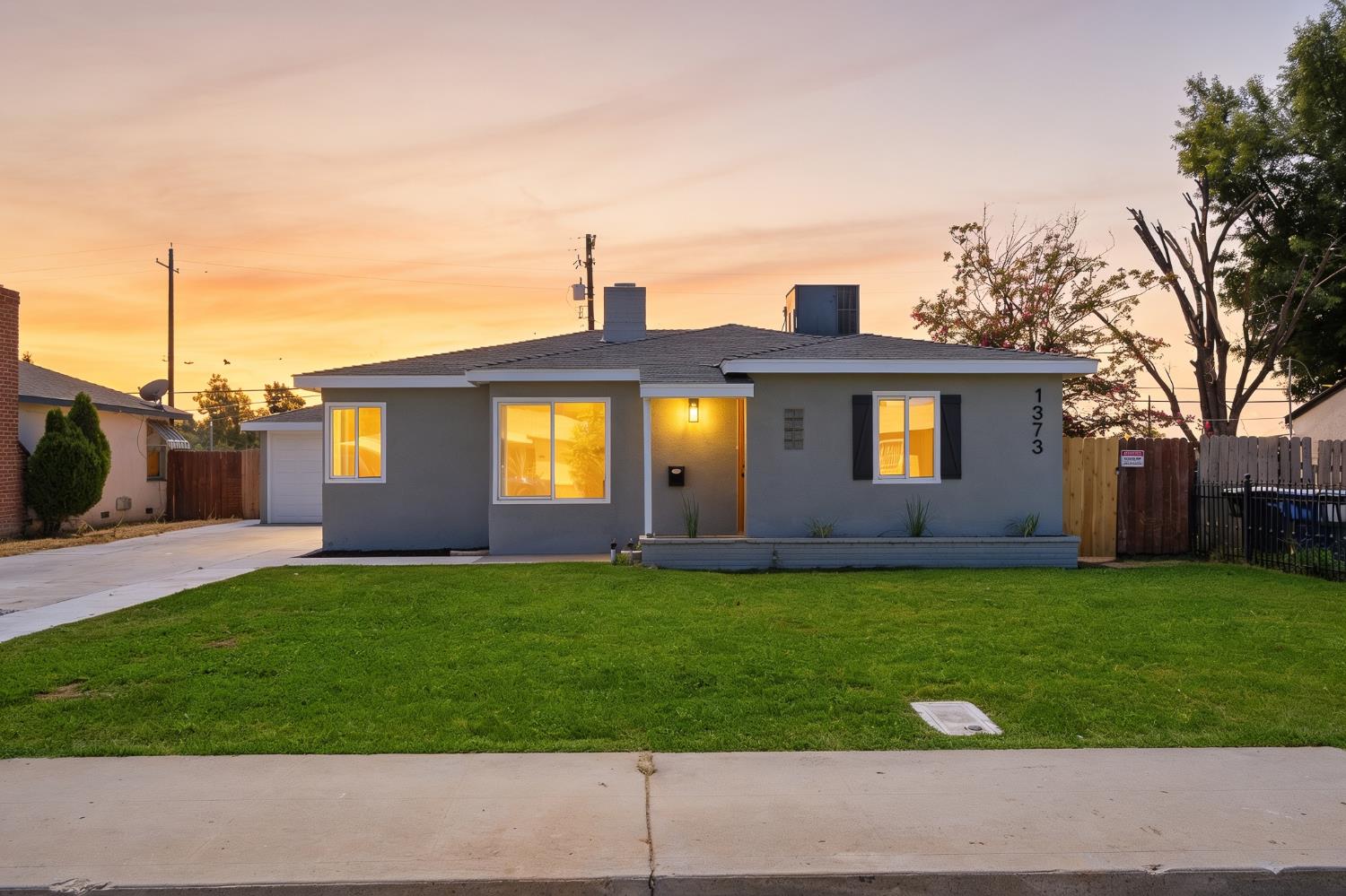 1373 N Esther Way, Fresno, CA 93728