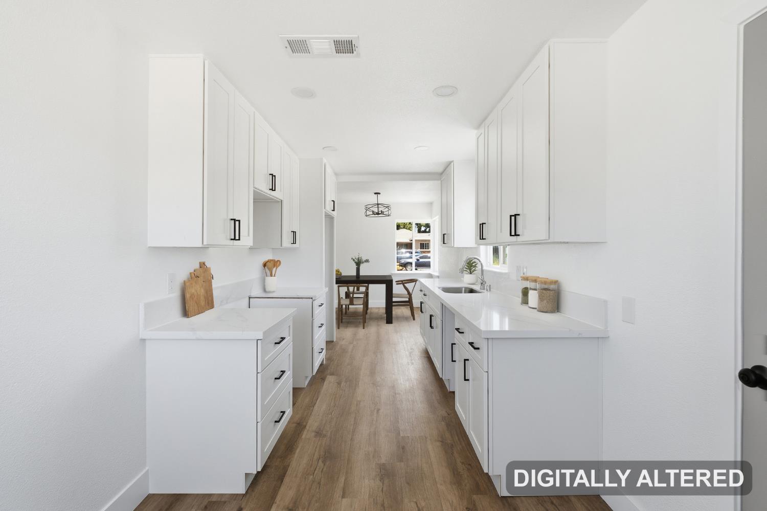 1373 N Esther Way, Fresno, CA 93728