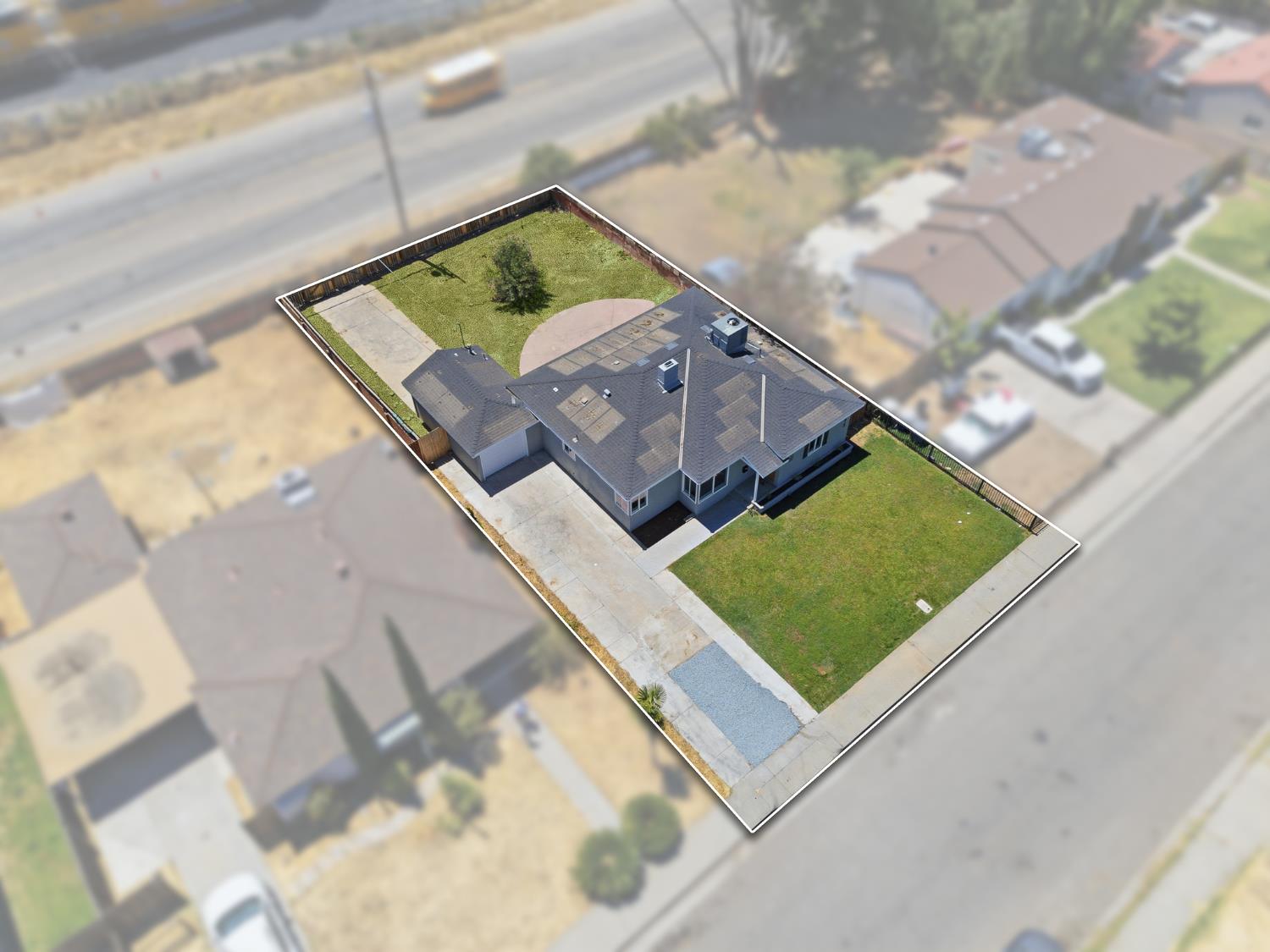 1373 N Esther Way, Fresno, CA 93728
