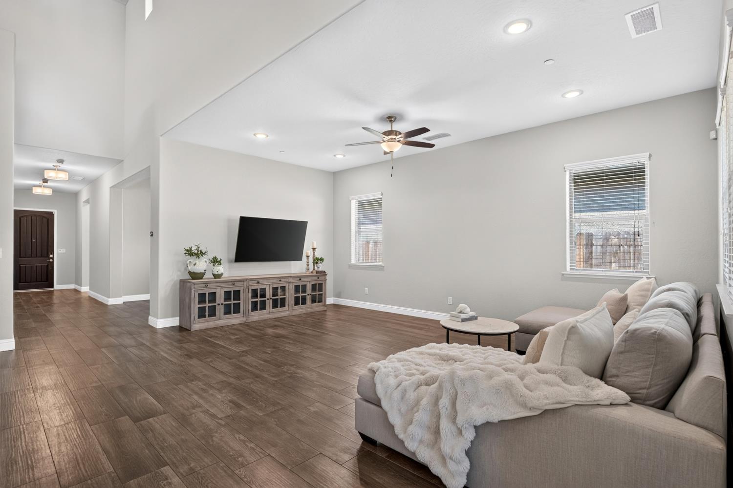 11315 N Via San Toma Dr, Fresno, CA 93730