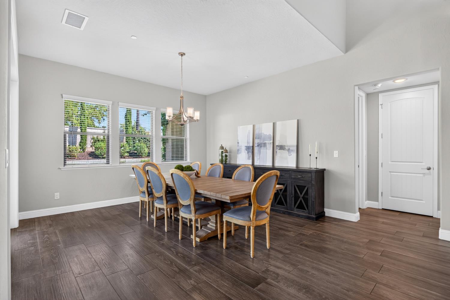 11315 N Via San Toma Dr, Fresno, CA 93730