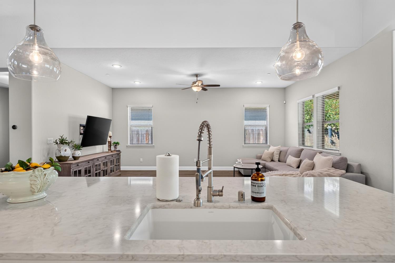 11315 N Via San Toma Dr, Fresno, CA 93730