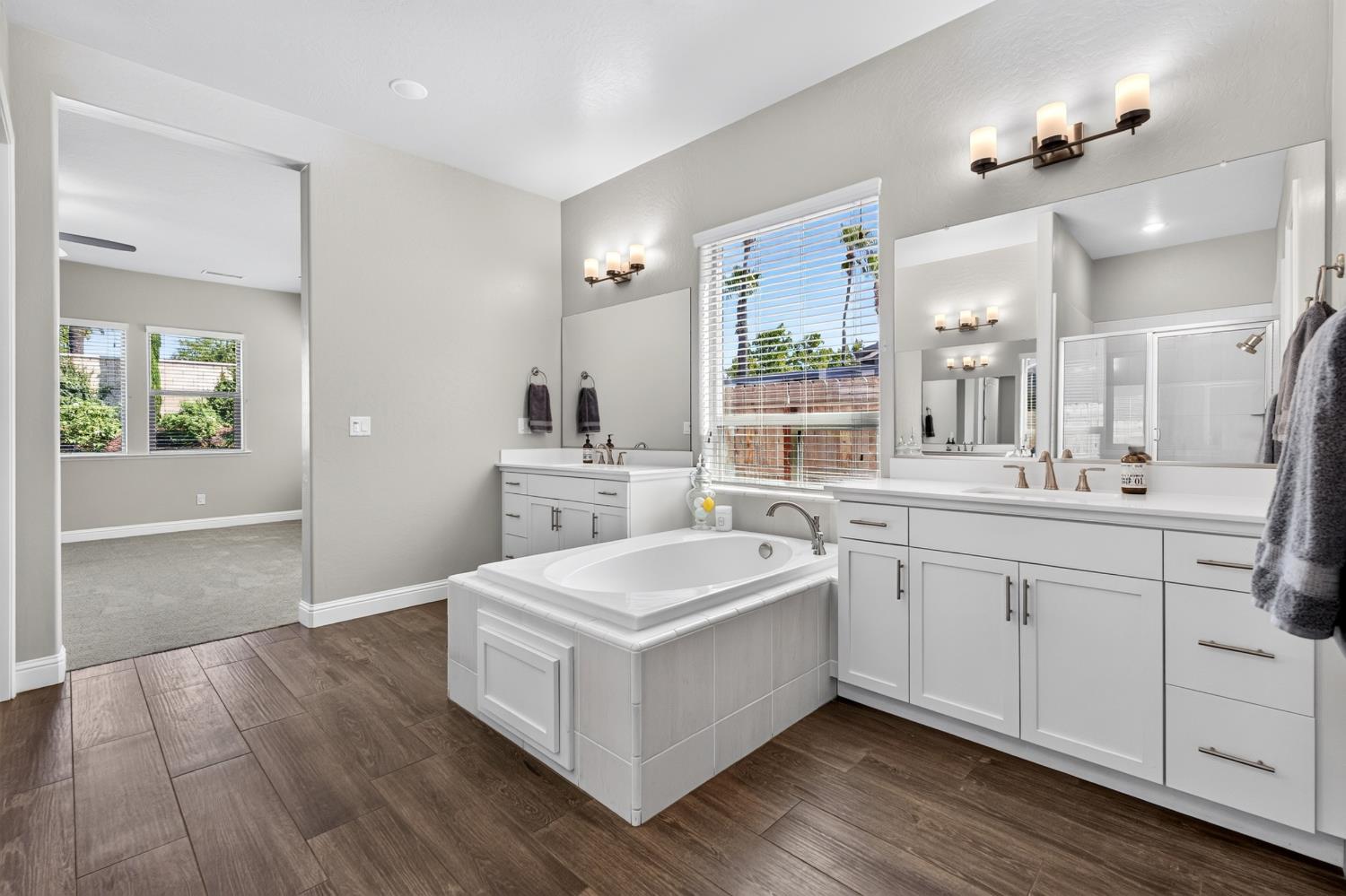 11315 N Via San Toma Dr, Fresno, CA 93730