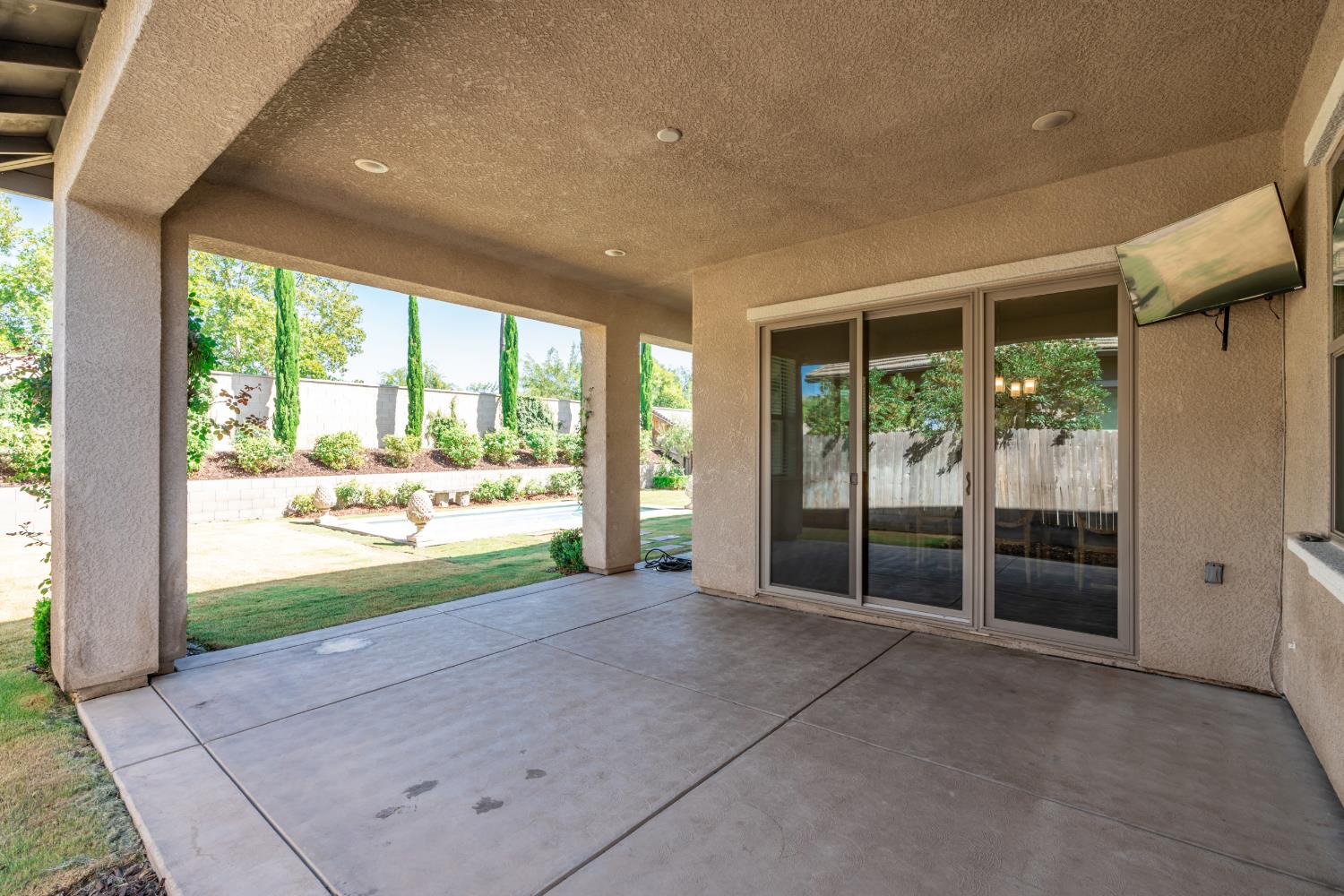 11315 N Via San Toma Dr, Fresno, CA 93730
