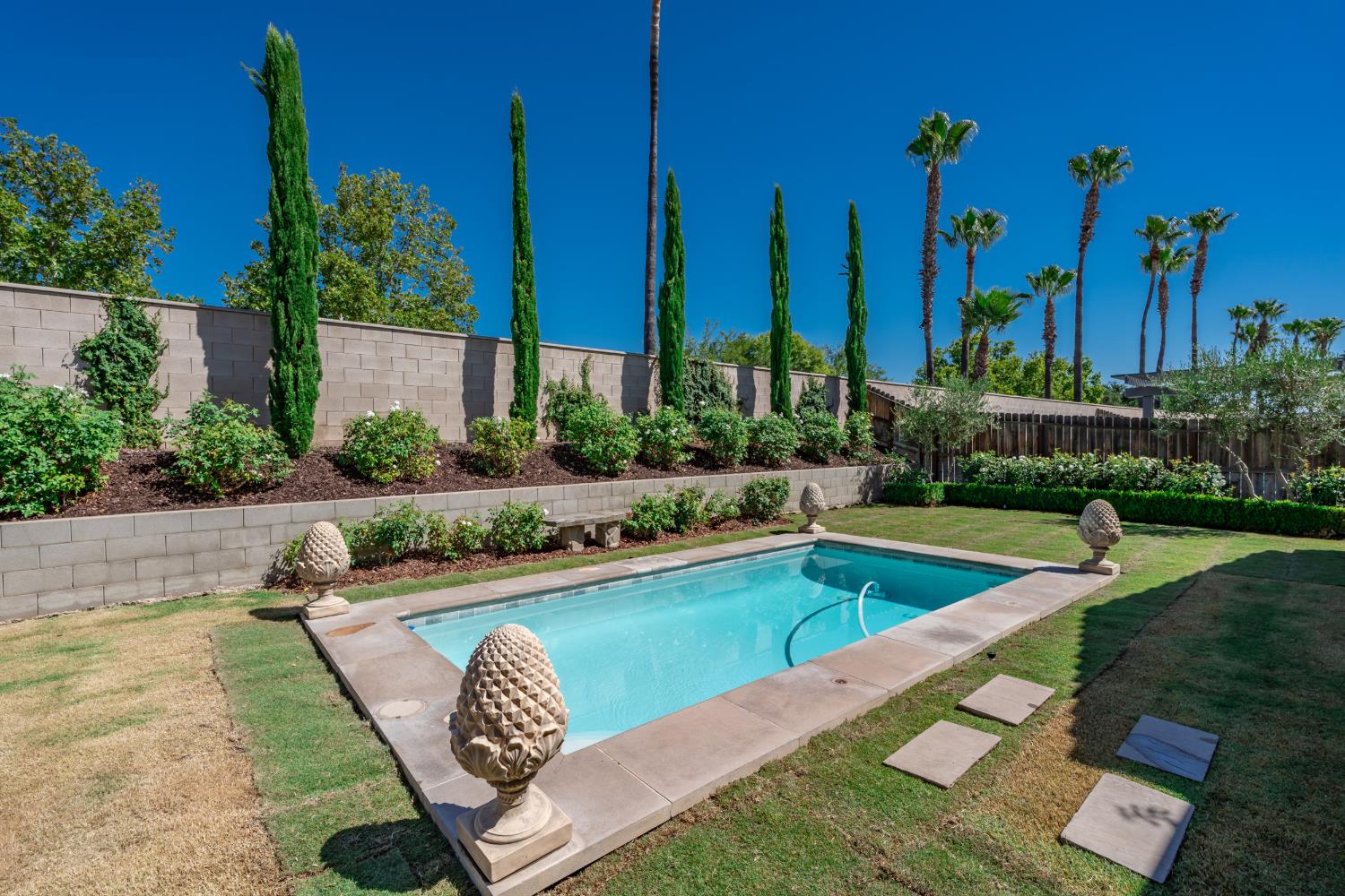 11315 N Via San Toma Dr, Fresno, CA 93730