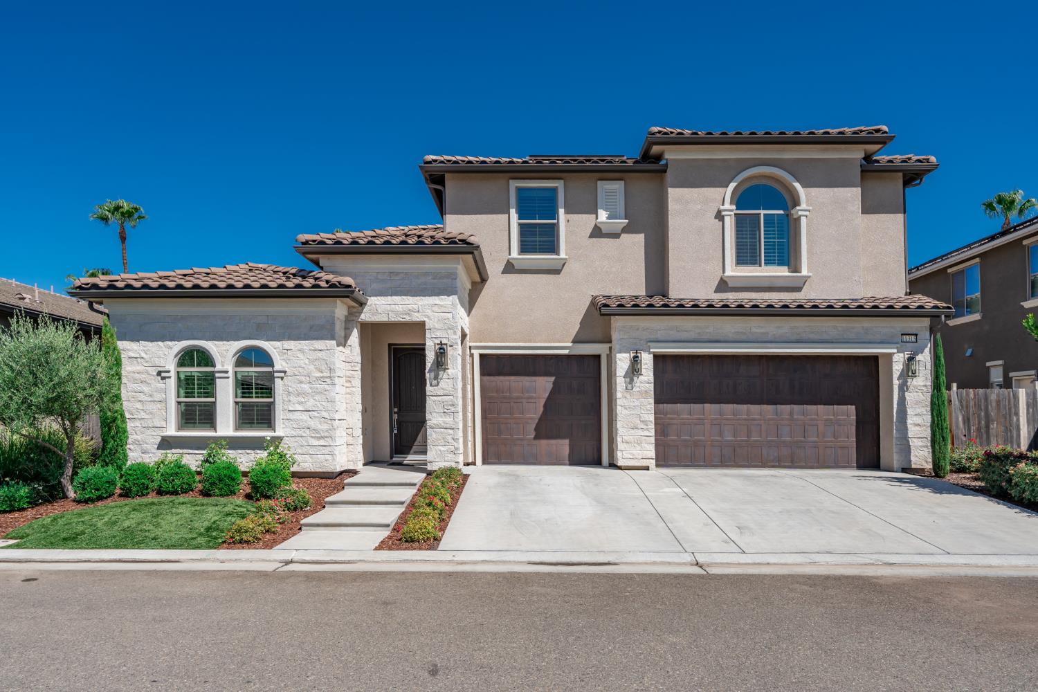 11315 N Via San Toma Dr, Fresno, CA 93730