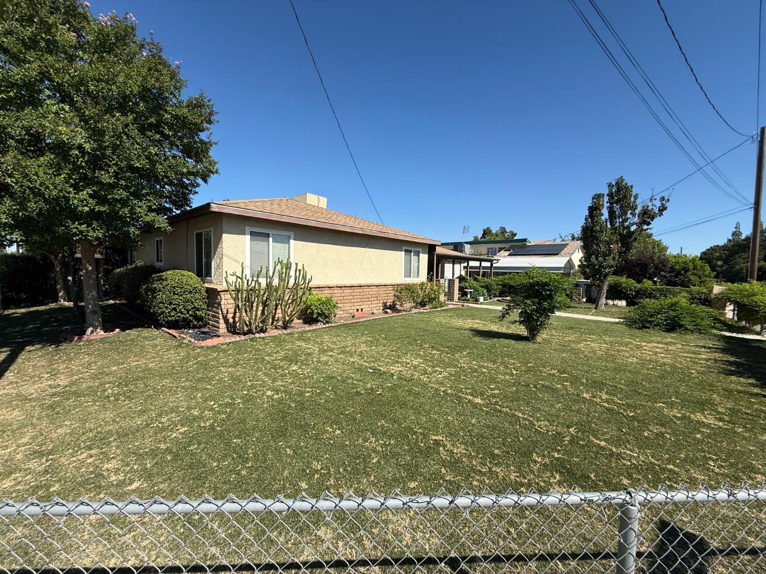 1164 Dewitt, Clovis, CA 93619