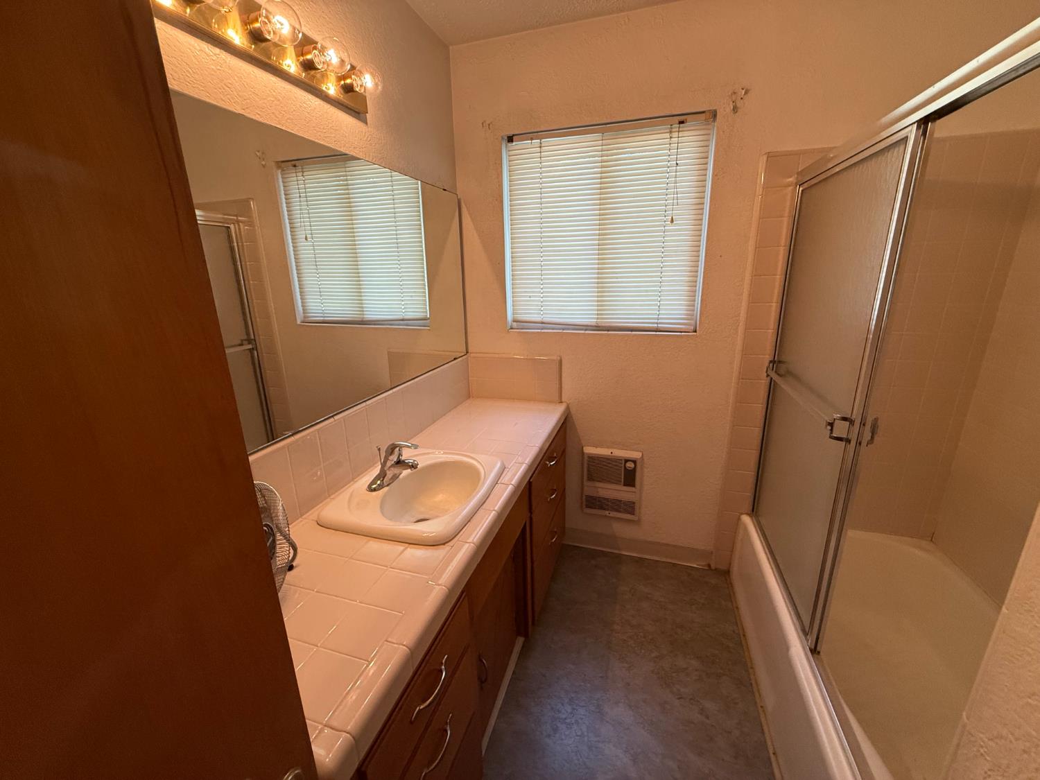1164 Dewitt, Clovis, CA 93619